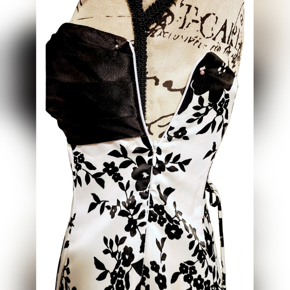 Blondie Nites Black and White Strapless Dress - Picture 4 of 11